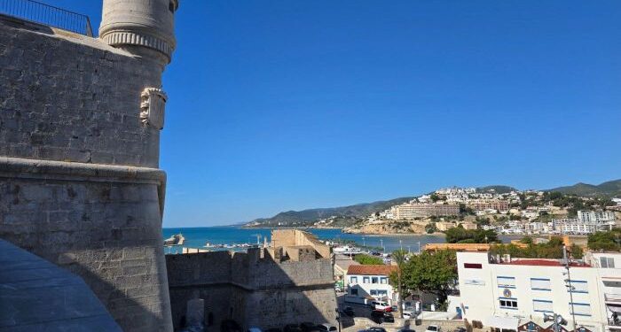 Compare Insight Vacations vs Trafalgar